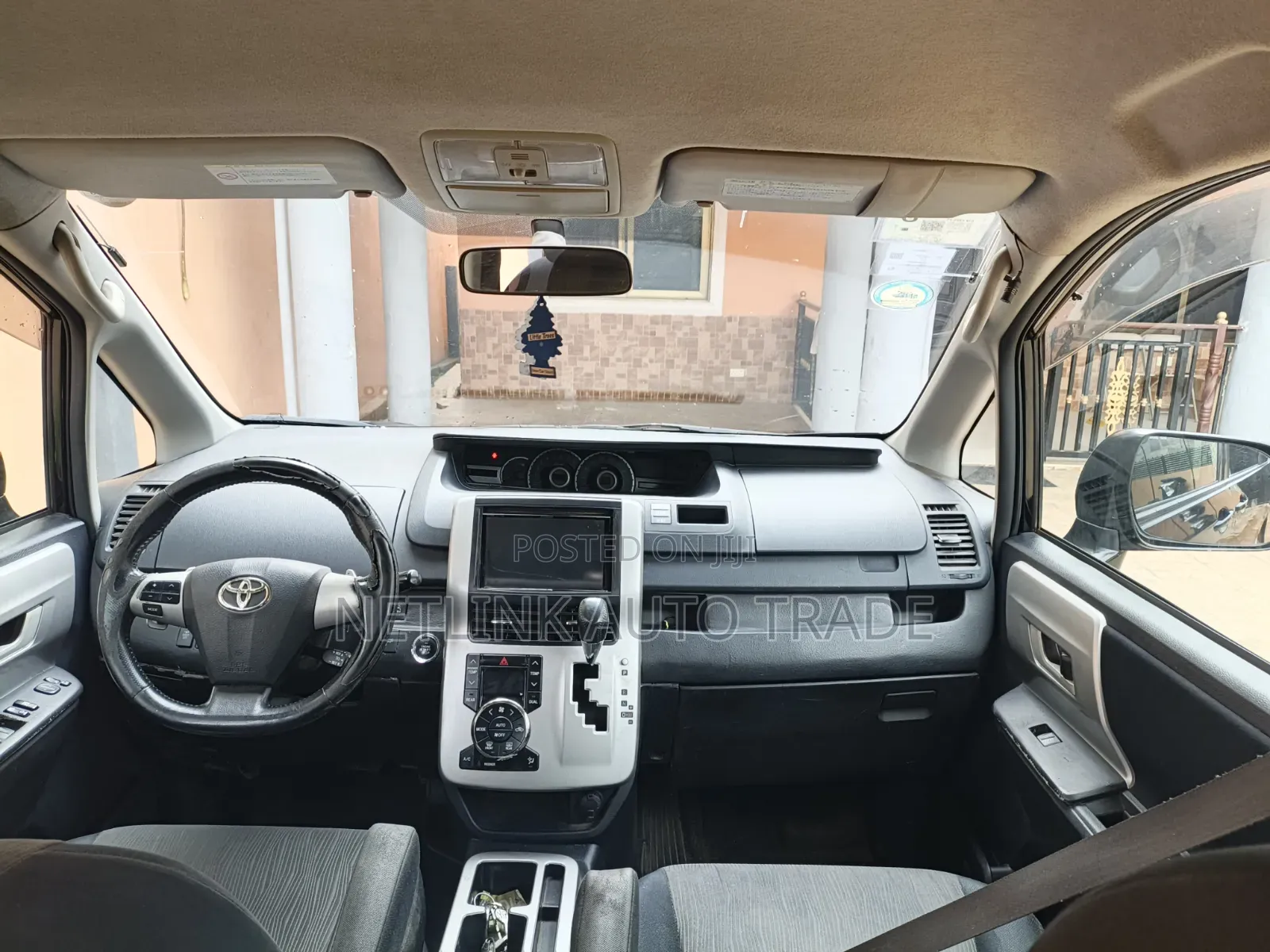 Toyota Voxy 2010 Black