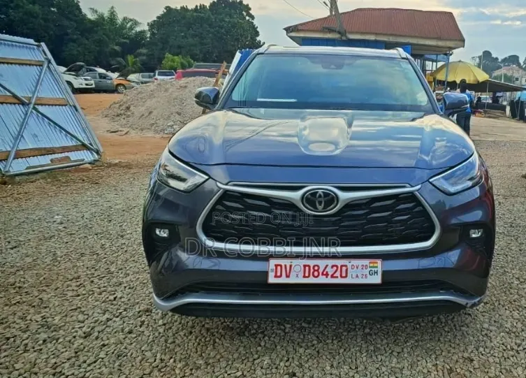 Toyota Highlander XLE 2021 Gray