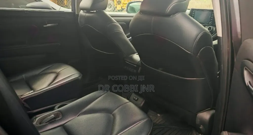 Toyota Highlander XLE 2021 Gray
