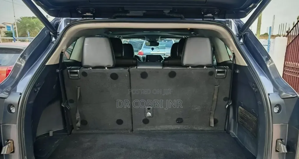 Toyota Highlander XLE 2021 Gray