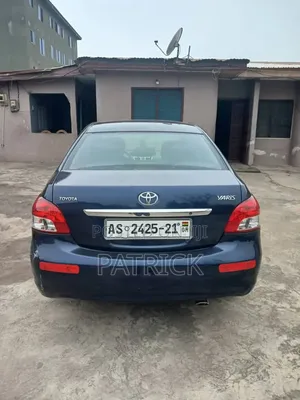 Toyota Yaris Base Sedan 4dr 2010 Black