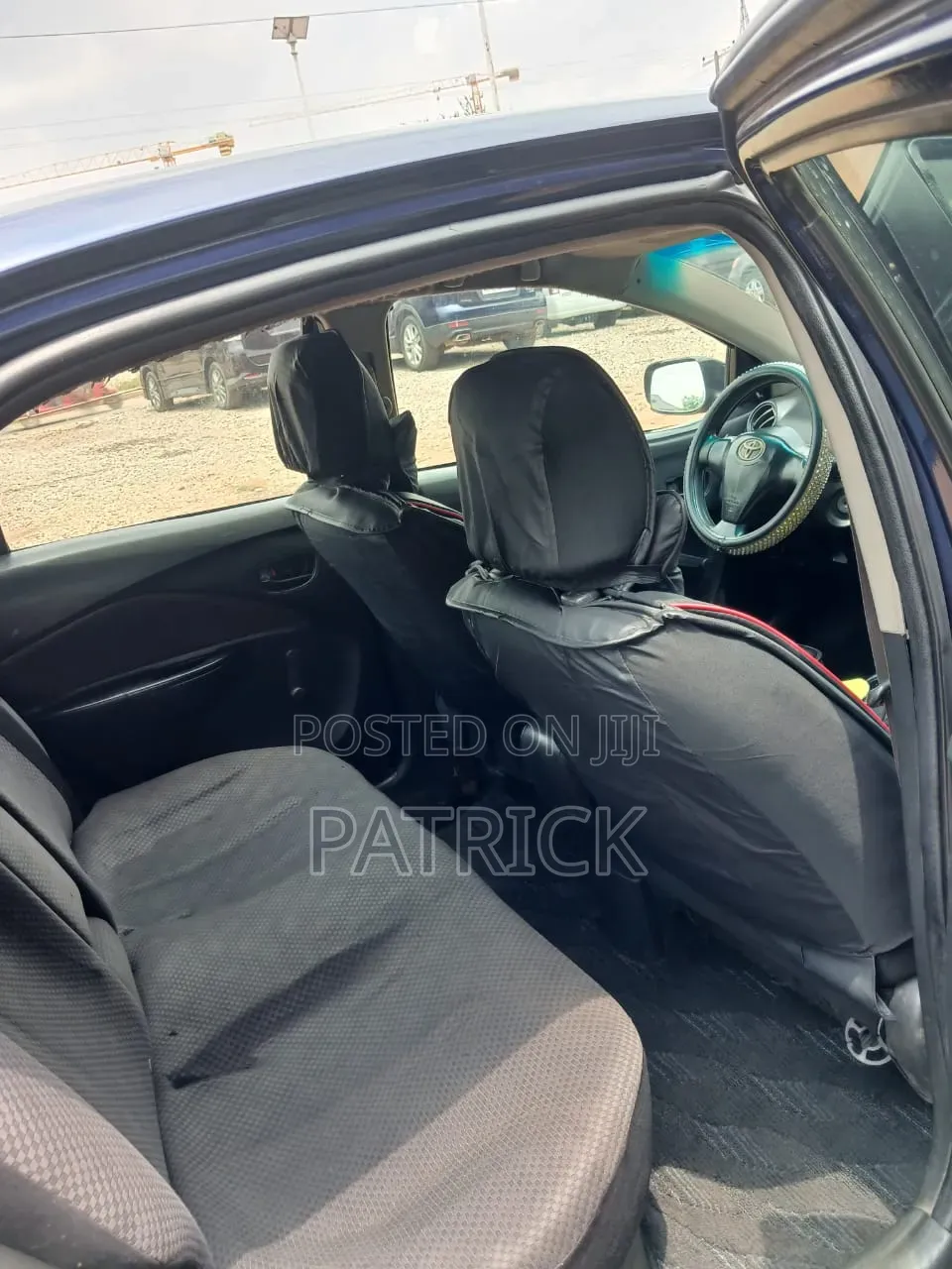Toyota Yaris Base Sedan 4dr 2010 Black