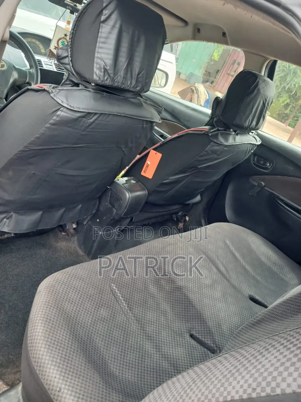 Toyota Yaris Base Sedan 4dr 2010 Black
