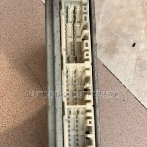 Toyota Avensis T220 Body Control Module
