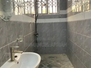 3bdrm Apartment in Oyarifa Tipper for rent