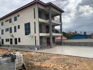 3bdrm Apartment in Oyarifa Tipper for rent