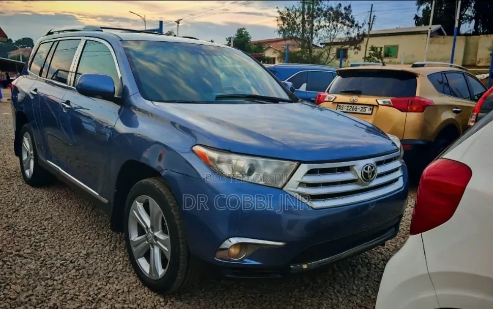 Toyota Highlander 3.5L 4WD 2013 Blue