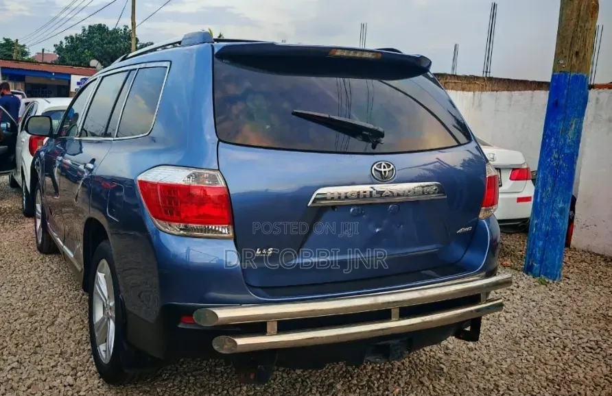 Toyota Highlander 3.5L 4WD 2013 Blue