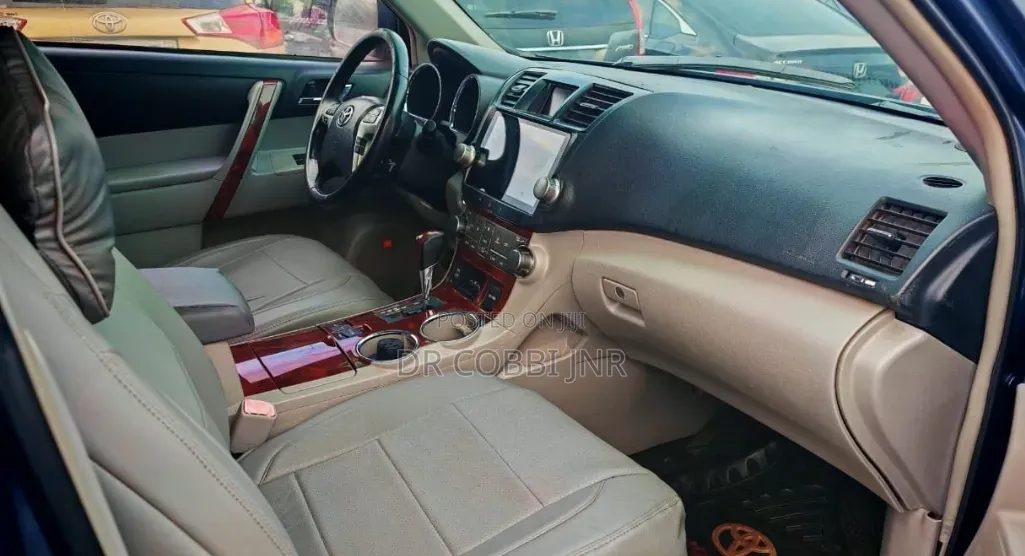 Toyota Highlander 3.5L 4WD 2013 Blue