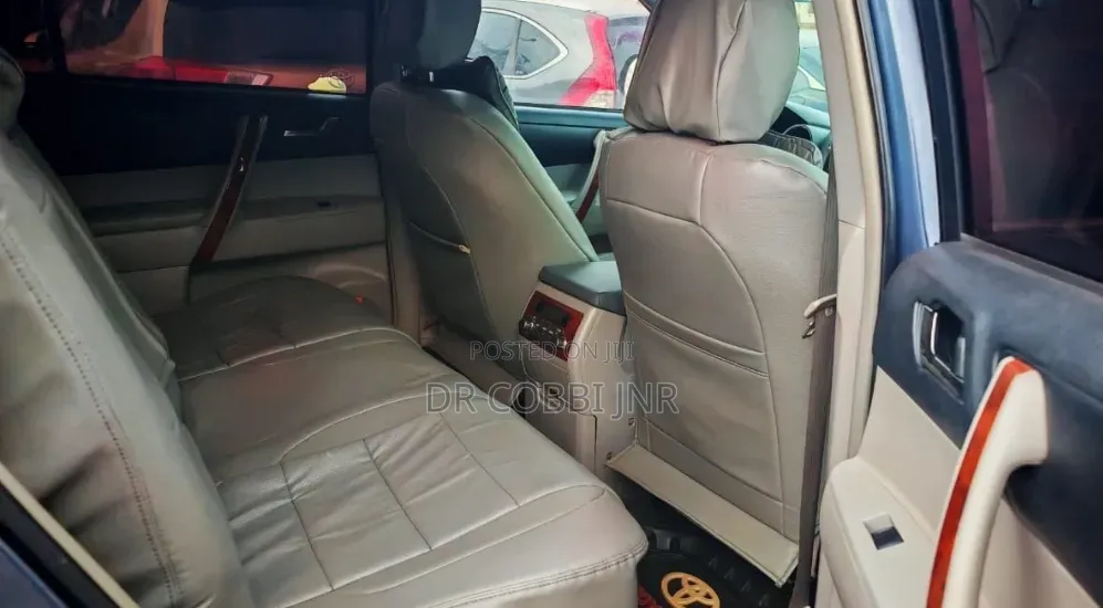 Toyota Highlander 3.5L 4WD 2013 Blue