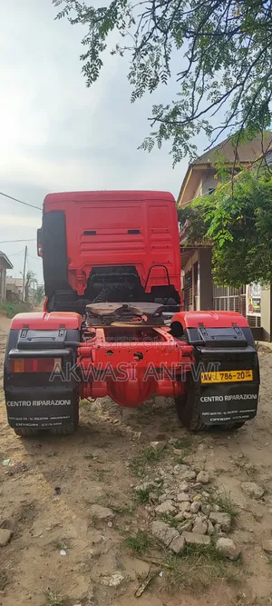 Man Yeah 2018 Red
