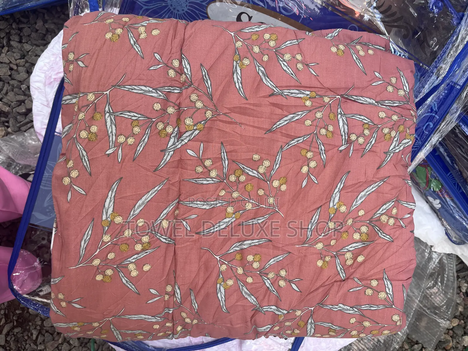 SOLD!Floral Comforter - White Terracotta Coral Reversible Thick Fluffy