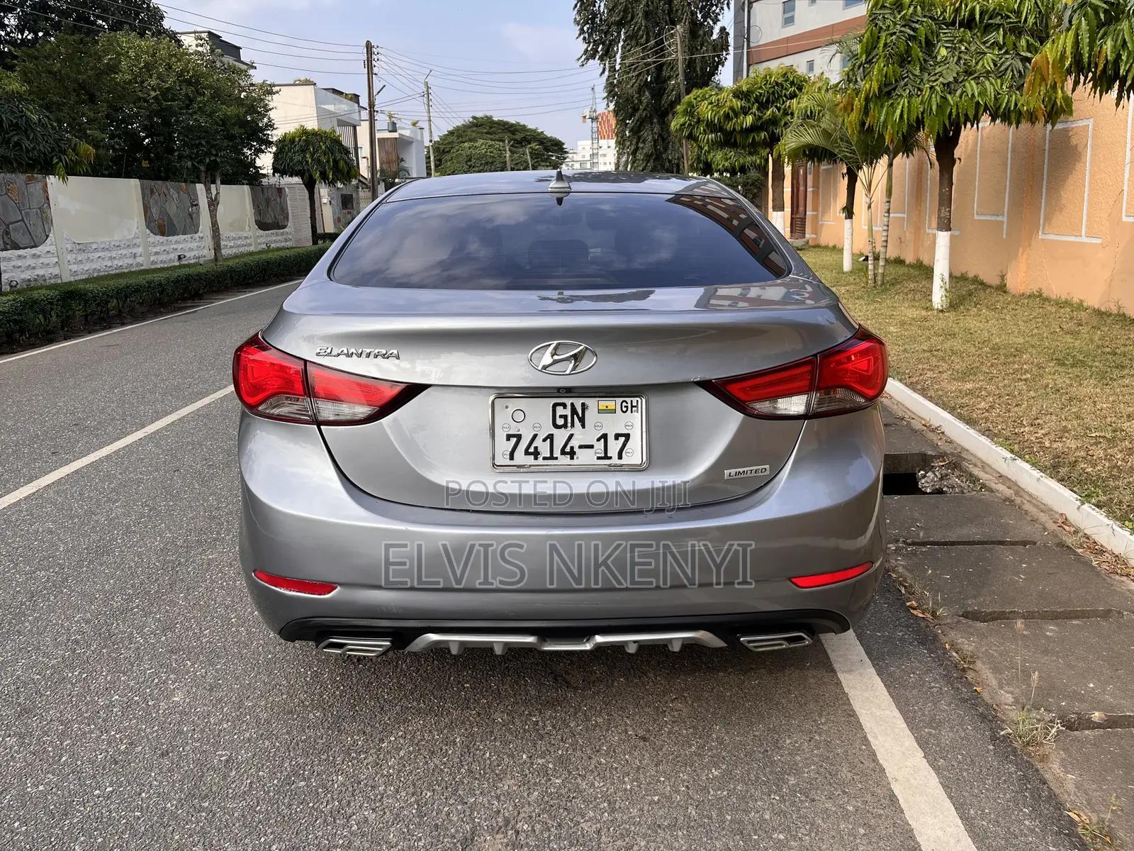 Hyundai Elantra Limited Sedan FWD (1.8L 4cyl 6A) 2013 Gray