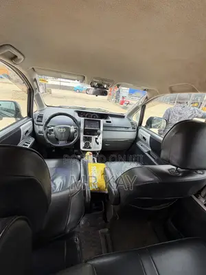 Toyota Voxy X 2WD 7-Seater 2012 Black