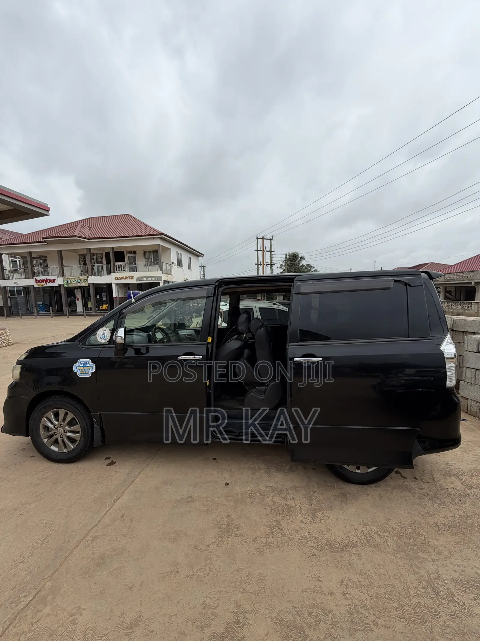 Toyota Voxy X 2WD 7-Seater 2012 Black