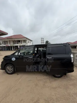 Toyota Voxy X 2WD 7-Seater 2012 Black