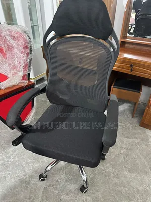 Swevil Chair