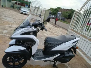 Yamaha 2025 White