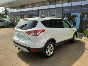 Ford Escape 2016 Pearl