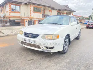 Toyota Corolla 2002 White