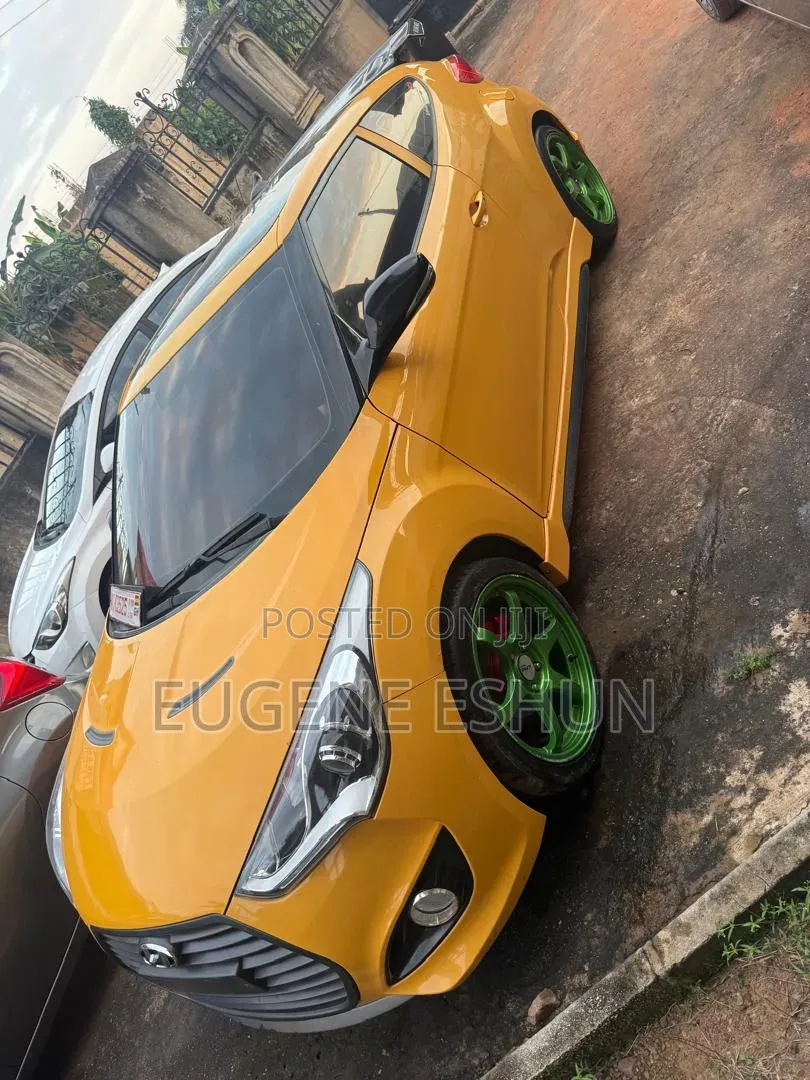 Hyundai Veloster 2014 Gold
