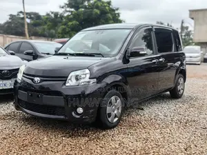 Toyota Sienta 1.5 FWD 2013 Burgundy