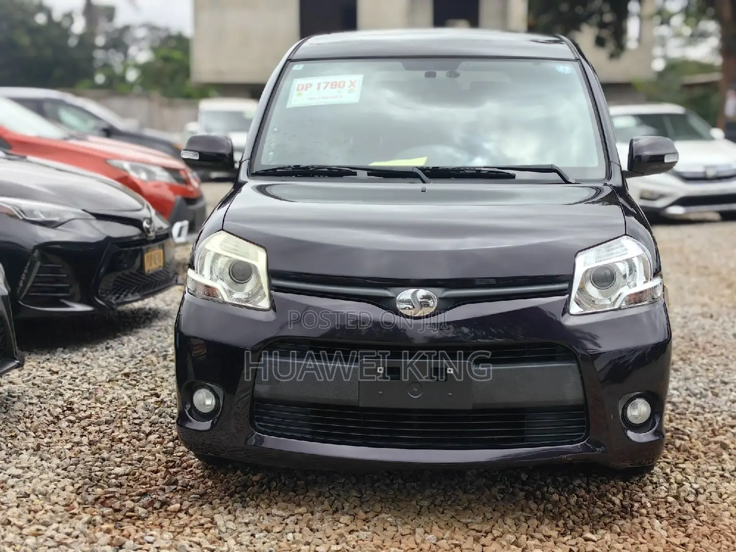 Toyota Sienta 1.5 FWD 2013 Burgundy