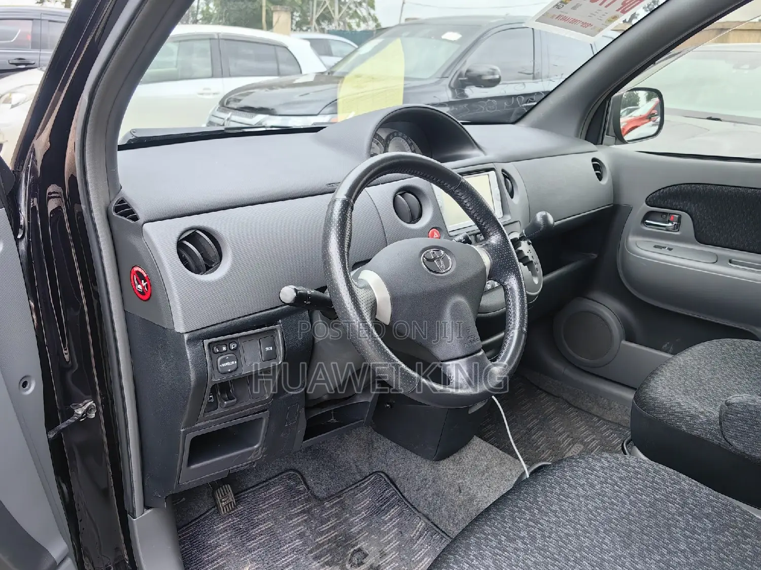 Toyota Sienta 1.5 FWD 2013 Burgundy