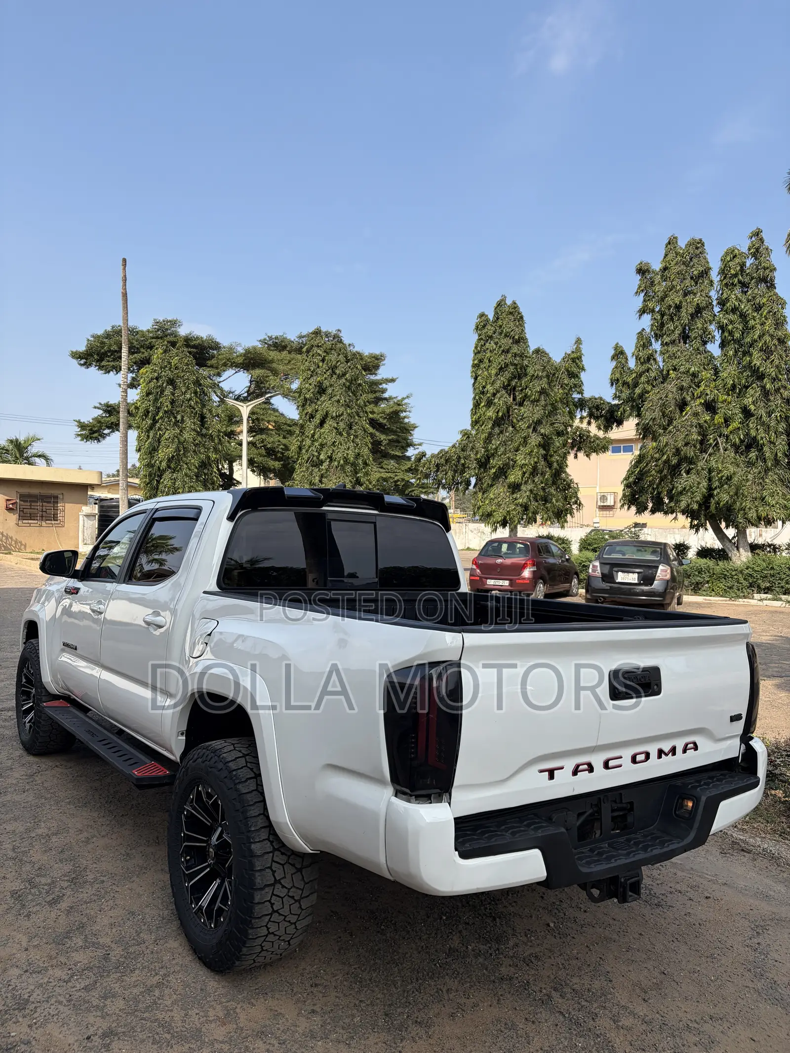 Toyota Tacoma 2022 White