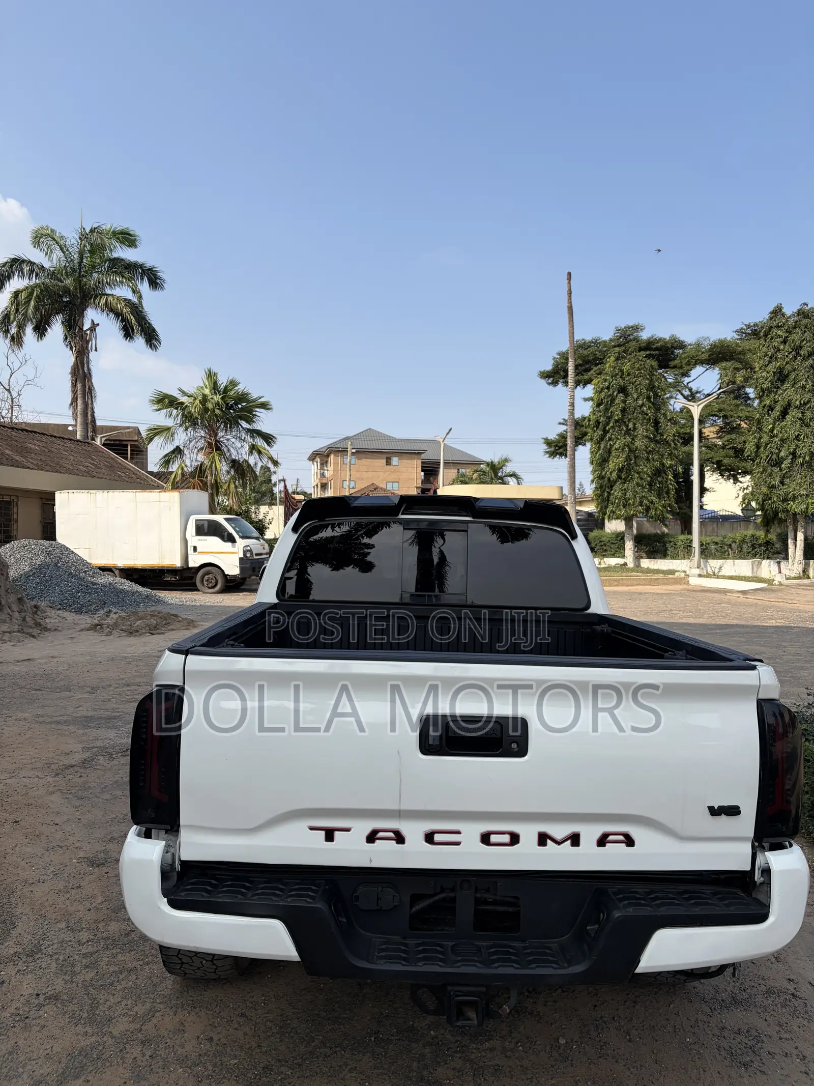 Toyota Tacoma 2022 White