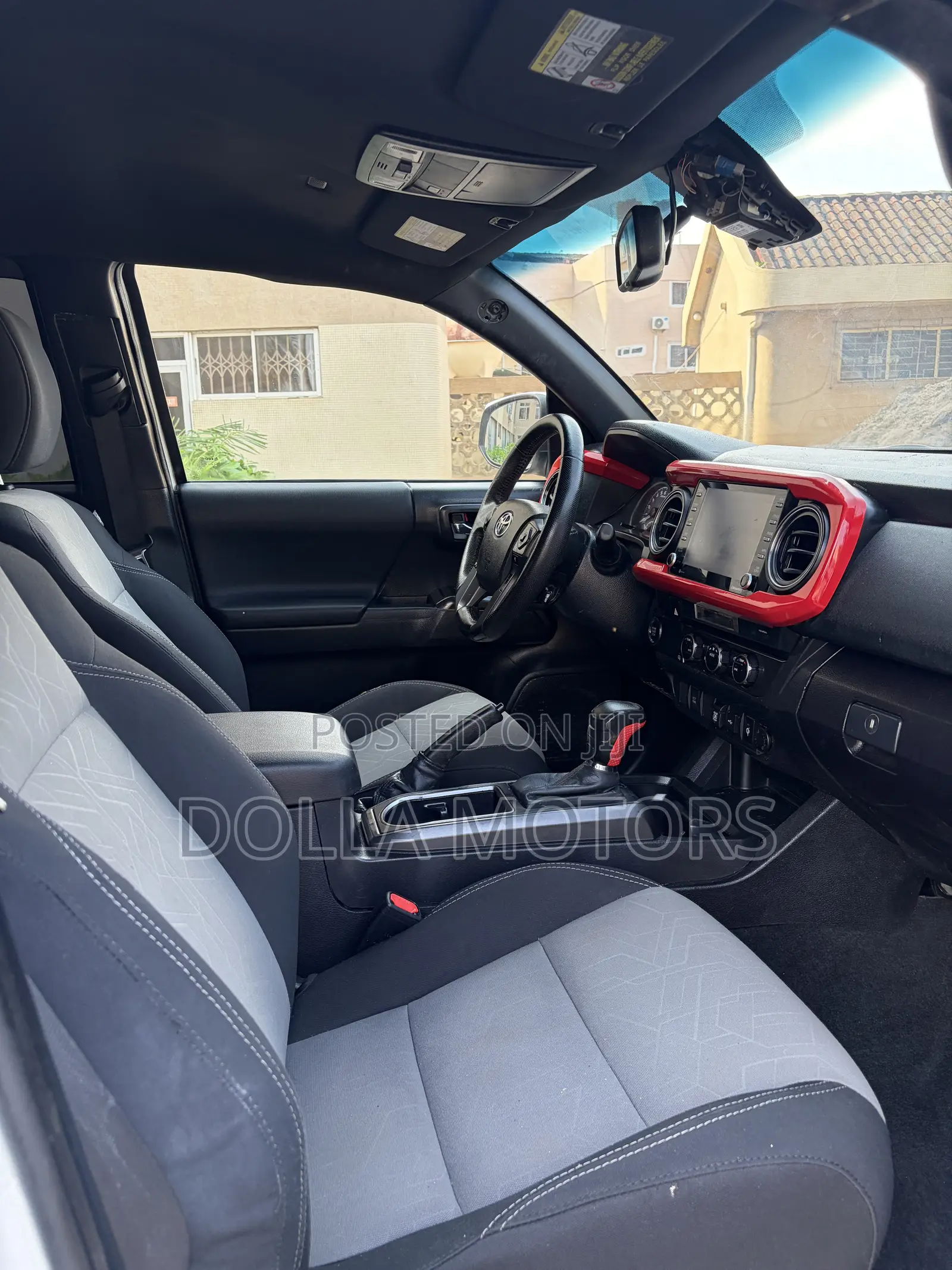 Toyota Tacoma 2022 White