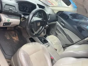 Honda CR-V 2014 Red