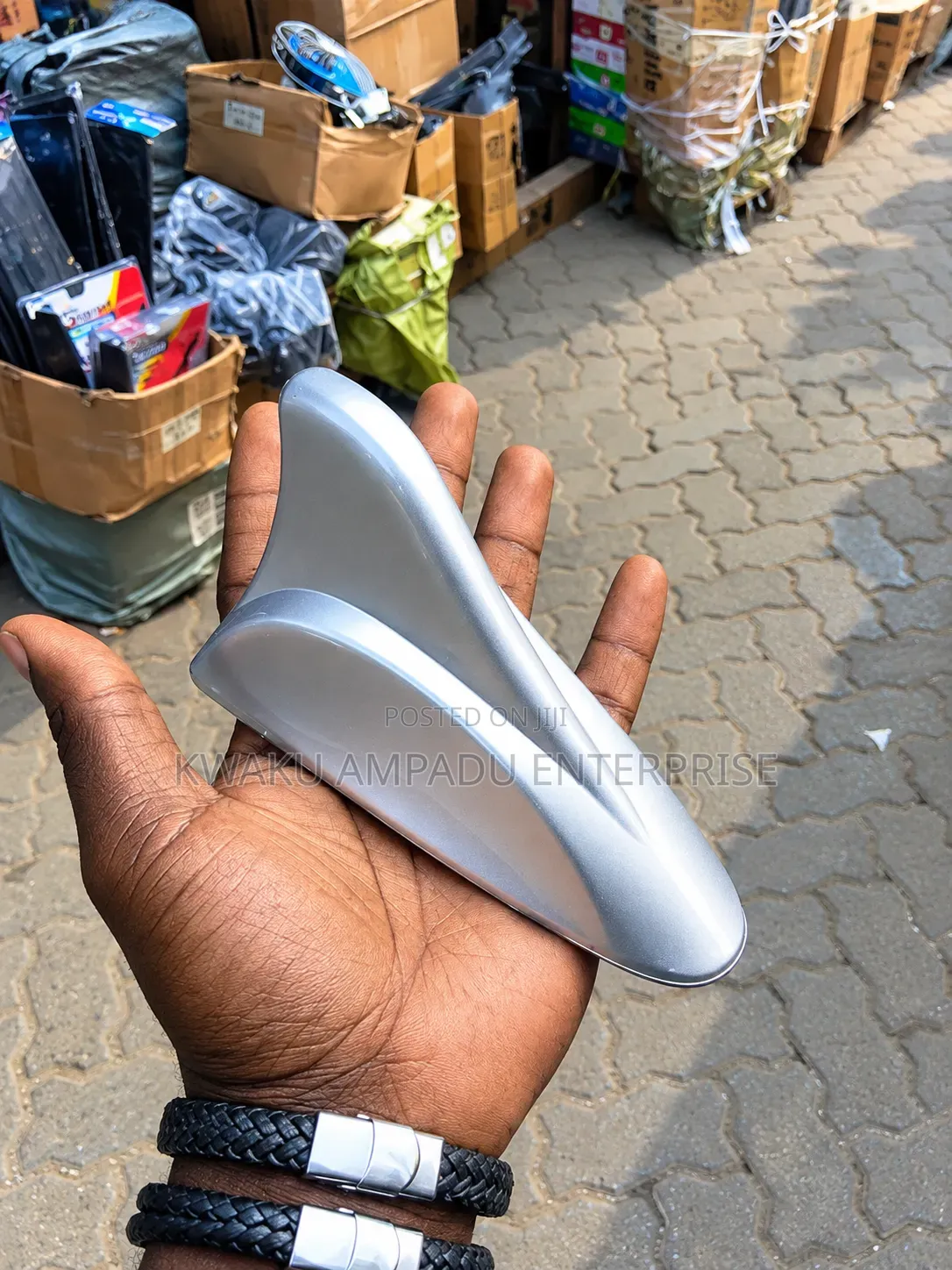 Shark Fin Car Antenna – Non-Powered Decorative Roof Antenna