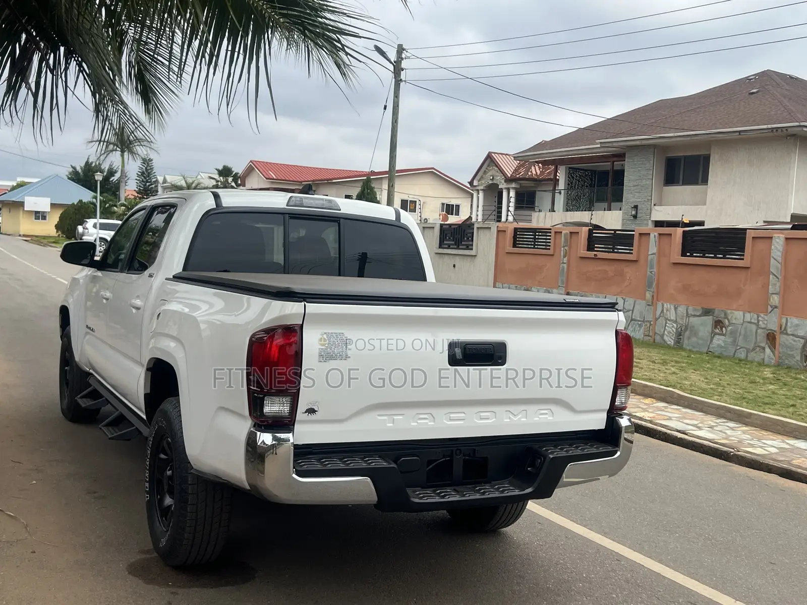 Toyota Tacoma SR5 2022 White