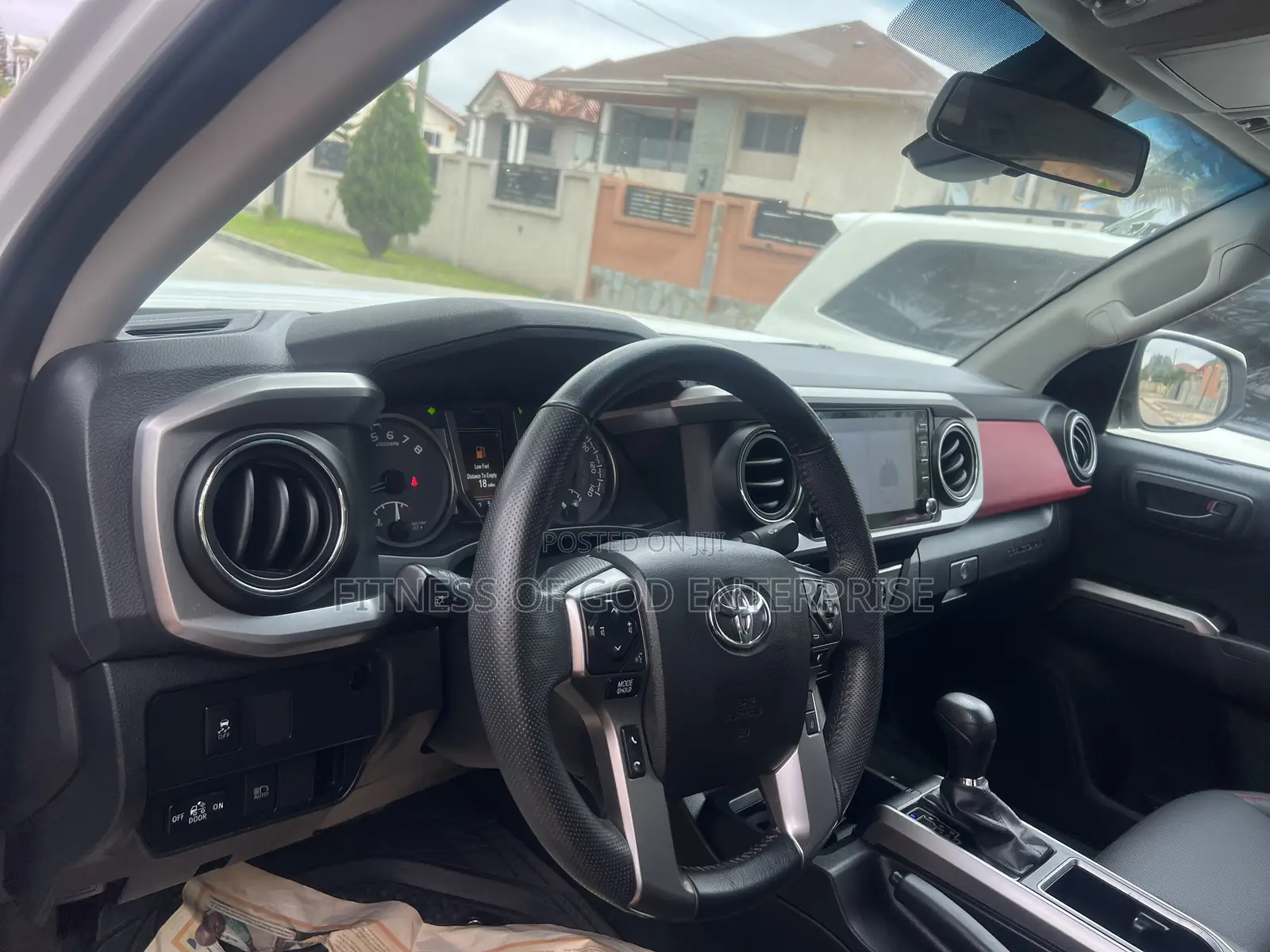 Toyota Tacoma SR5 2022 White