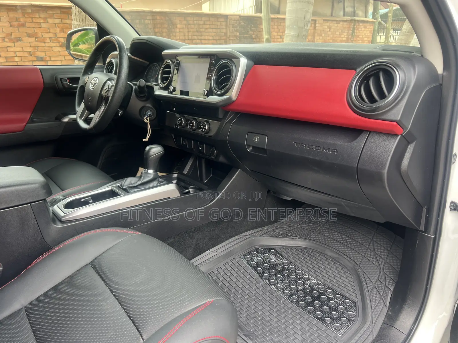 Toyota Tacoma SR5 2022 White