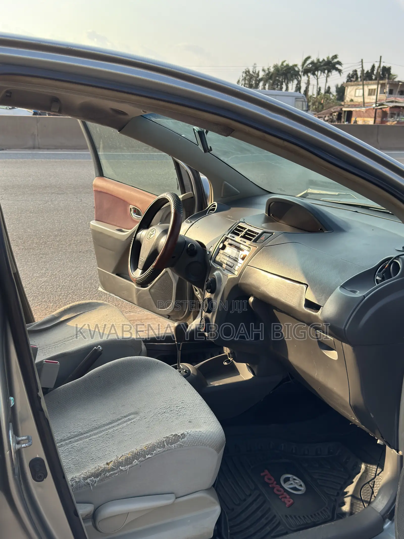 Toyota Vitz 2010 Gray