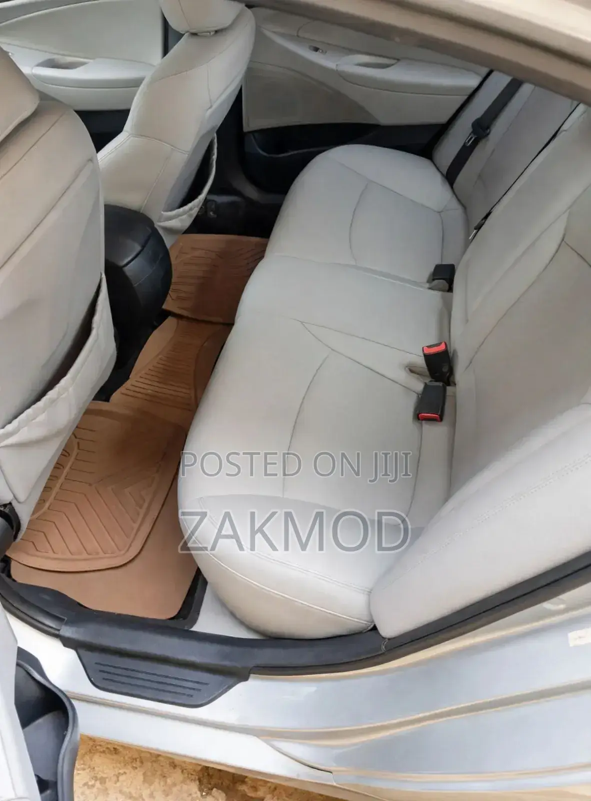 Hyundai Sonata Limited 2.0T Sedan (2.0L 4cyl 6A) 2013 Silver