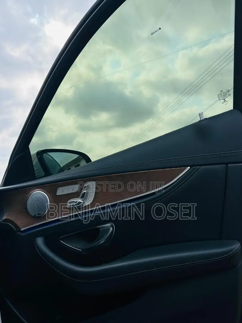 Mercedes-Benz E300 2019 White