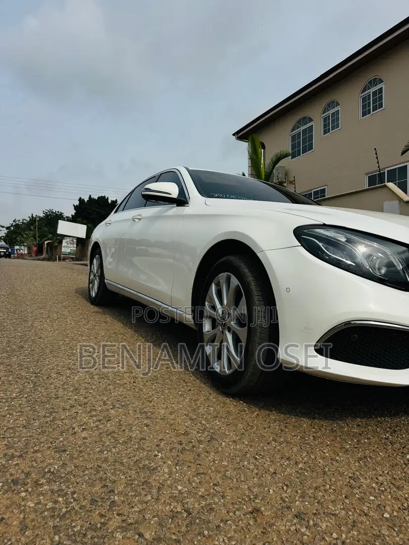 Mercedes-Benz E300 2019 White