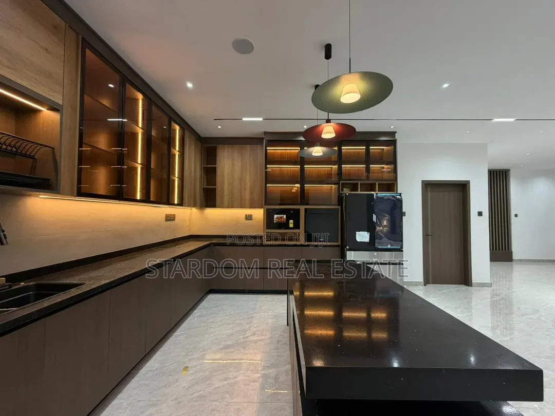 4bdrm Duplex in Adjiringanor, Ability for sale