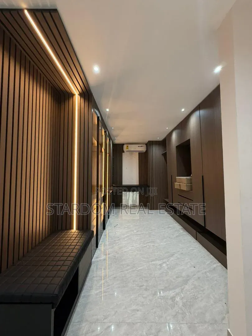 4bdrm Duplex in Adjiringanor, Ability for sale