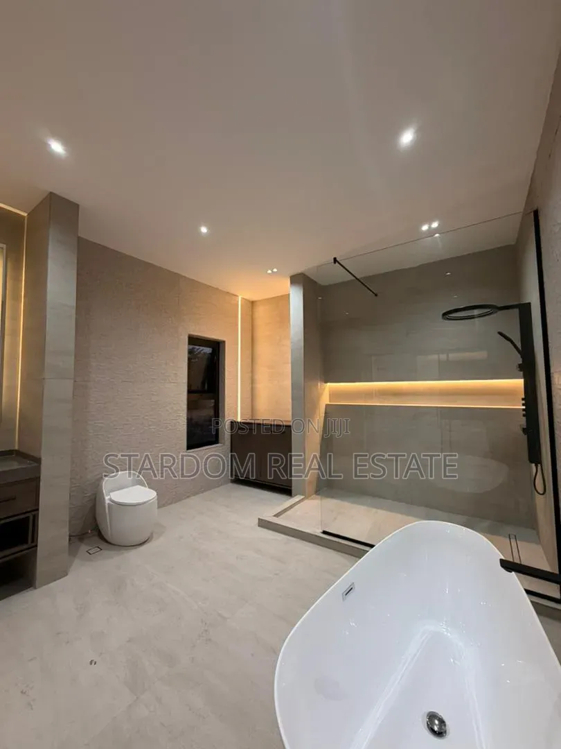 4bdrm Duplex in Adjiringanor, Ability for sale
