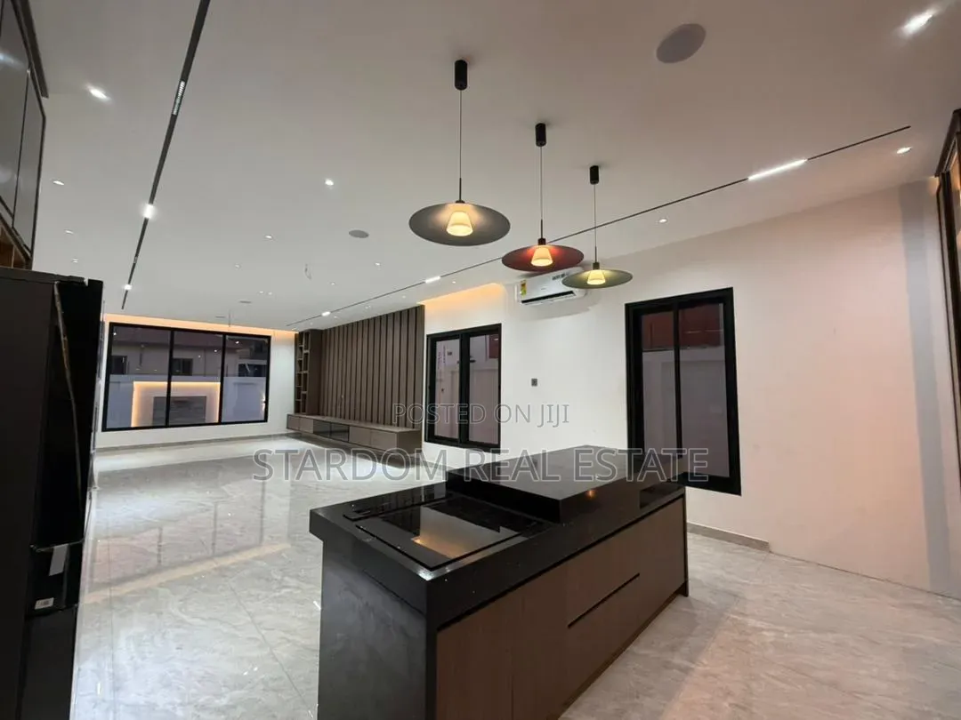 4bdrm Duplex in Adjiringanor, Ability for sale