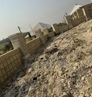 5bdrm Apartment in Good Jobs, Atwima Kwanwoma for sale