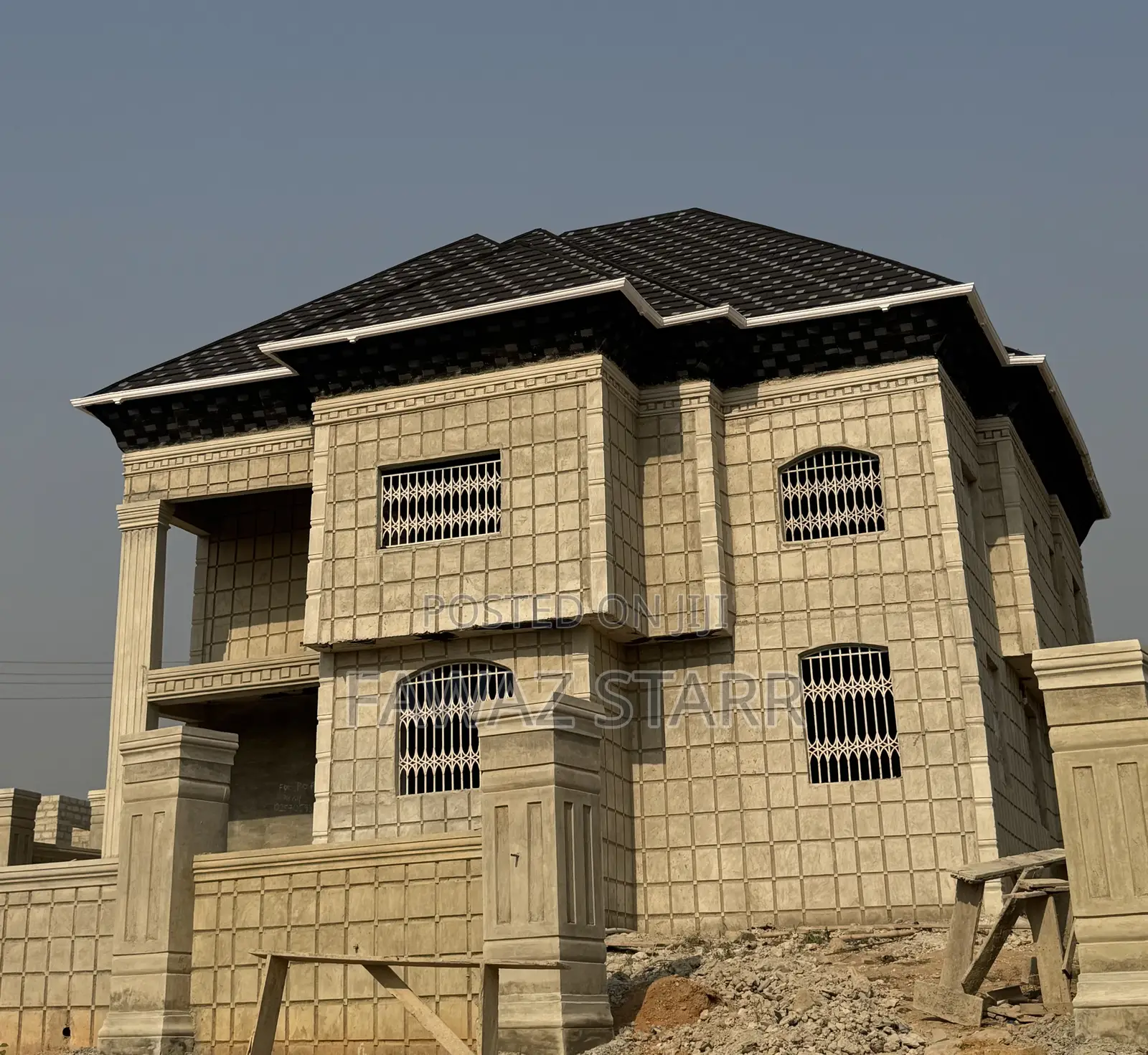 5bdrm Apartment in Good Jobs, Atwima Kwanwoma for sale