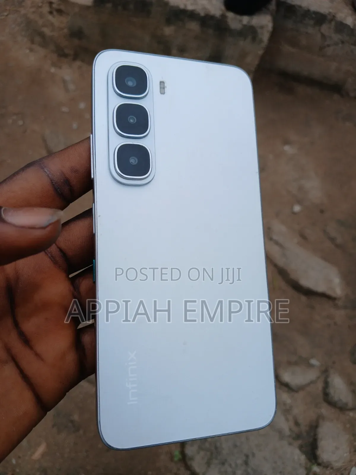Infinix Hot 60i 128 GB Silver