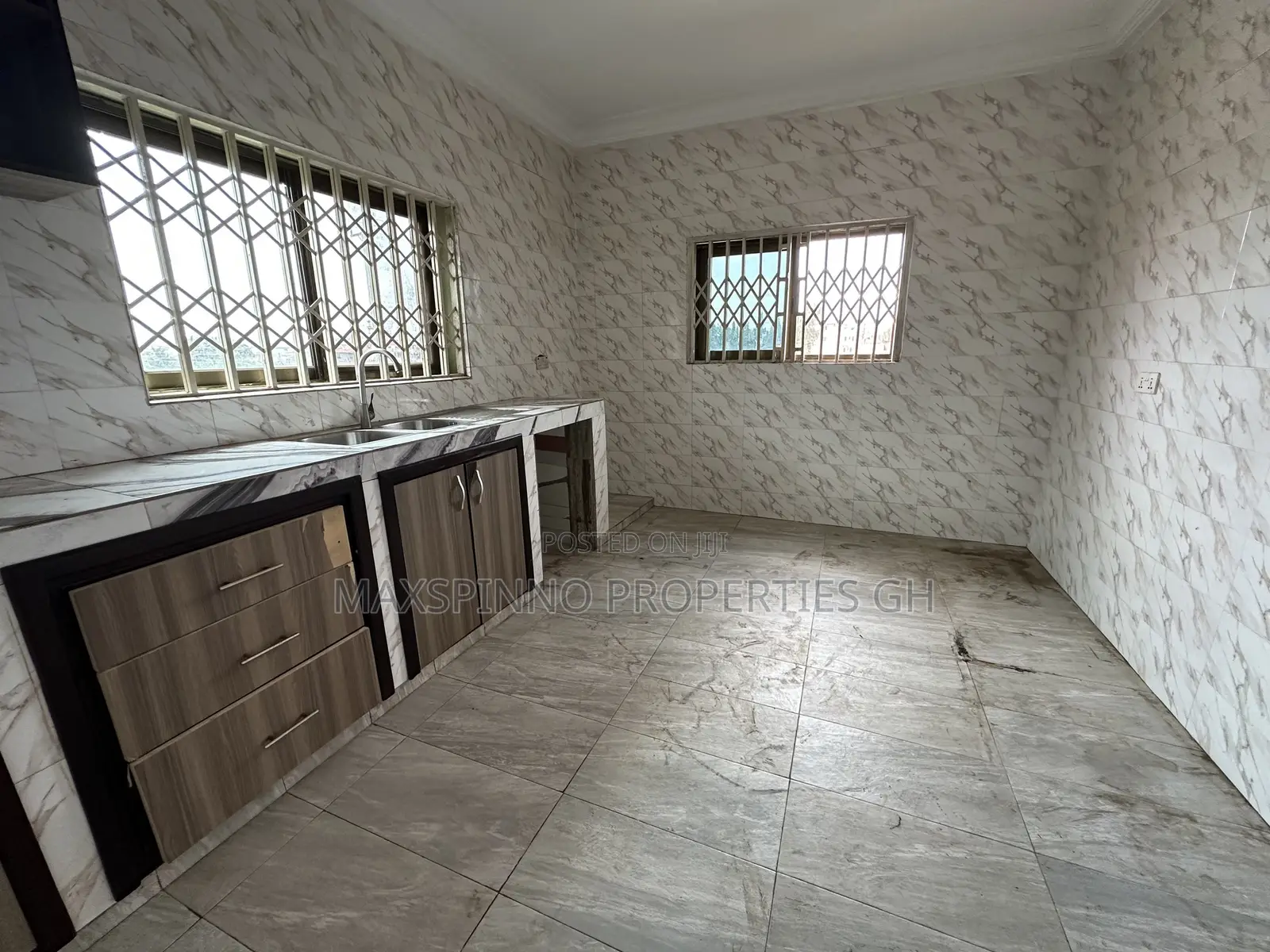 2bdrm Apartment in Maxspinno Properties, Zongo Junction for rent