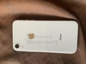 Apple iPhone XR 64 GB White