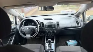 Kia Forte SX Hatchback 2017 White
